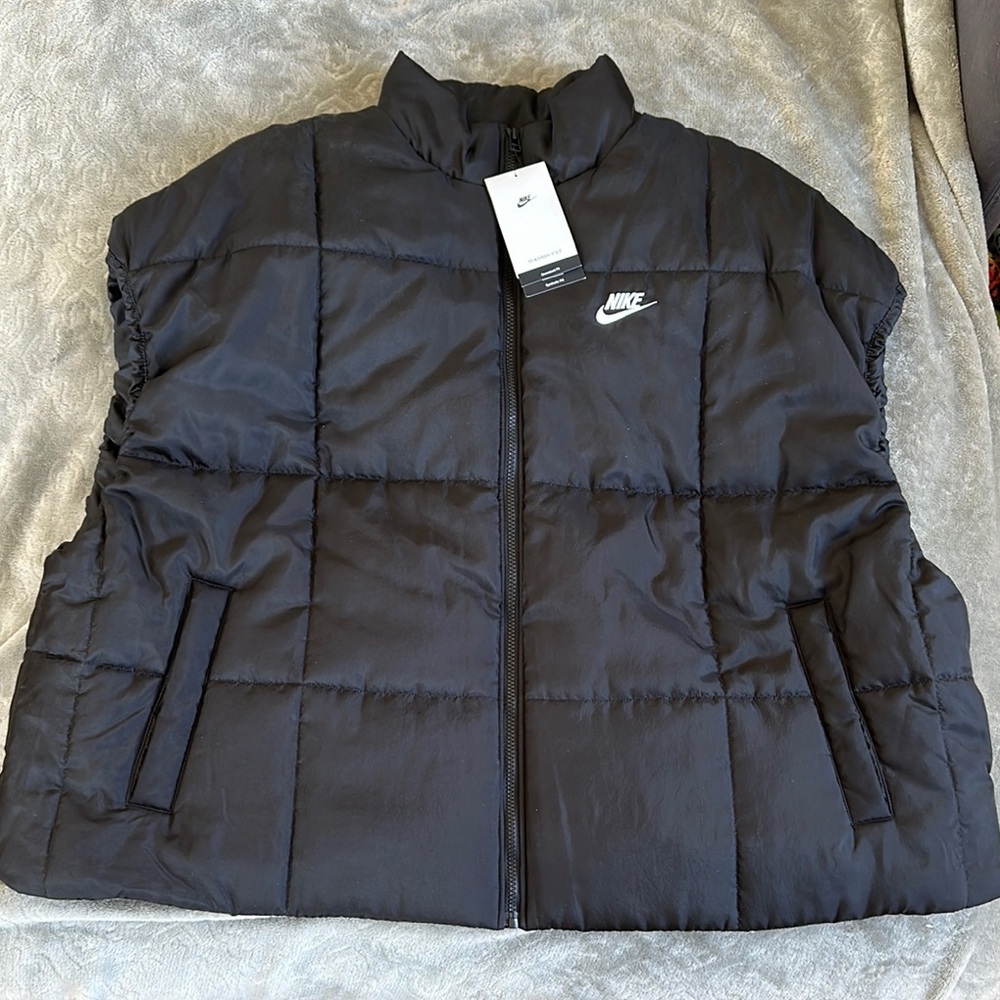 Nike Black Puffer Vest